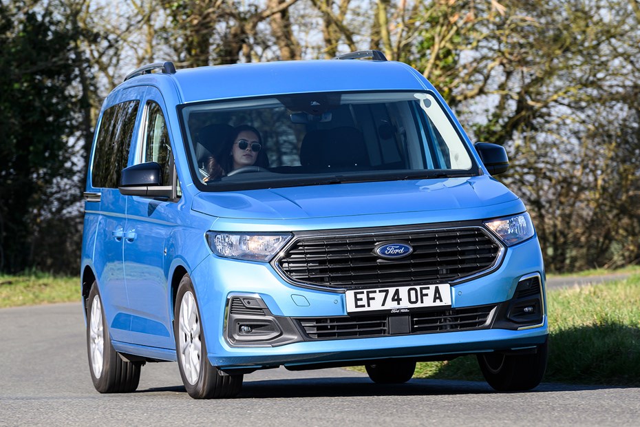 Ford Tourneo Connect front driving