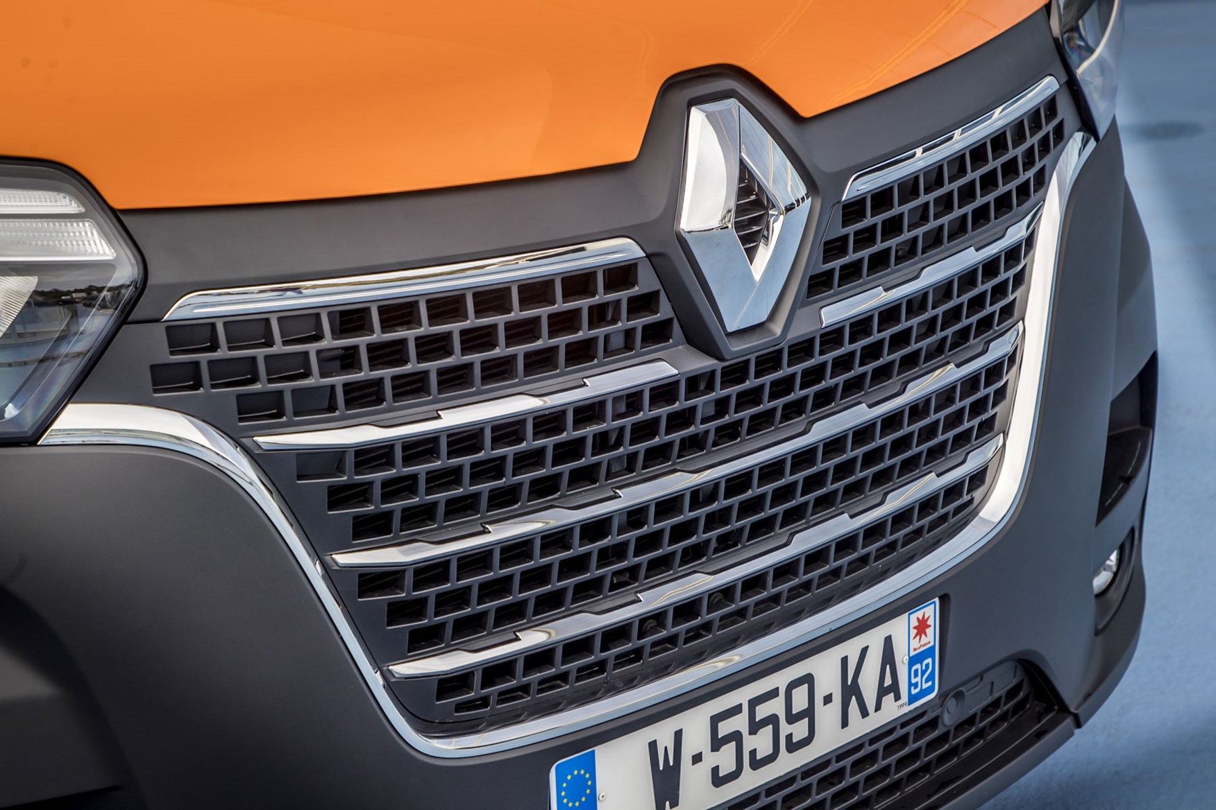Renault Master review - 2019 facelift, new front grille and bonnet detail, orange