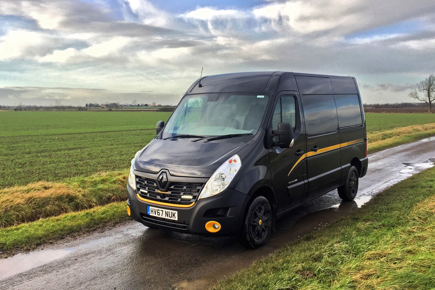 Renault Master Formula Edition review on Parkers Vans