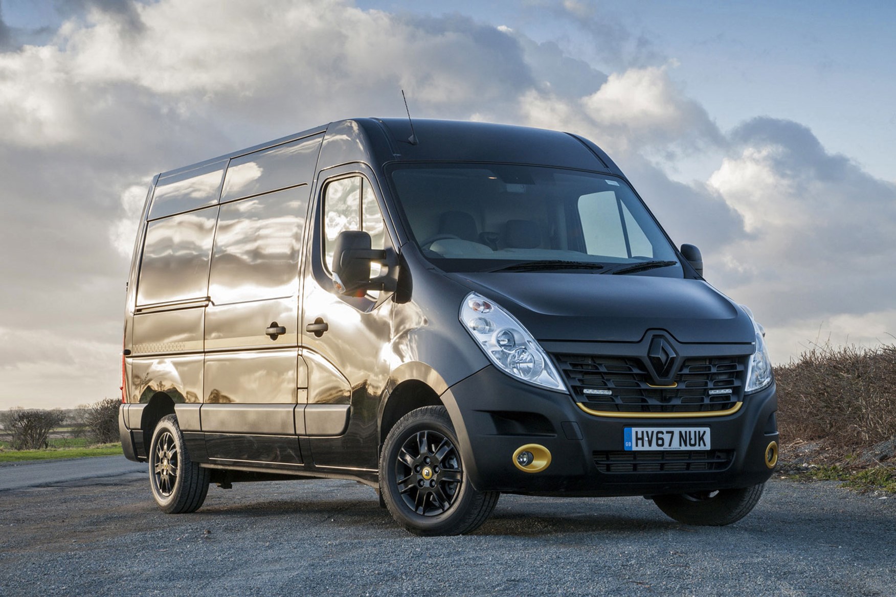Renault Master Formula Edition review - front sunset