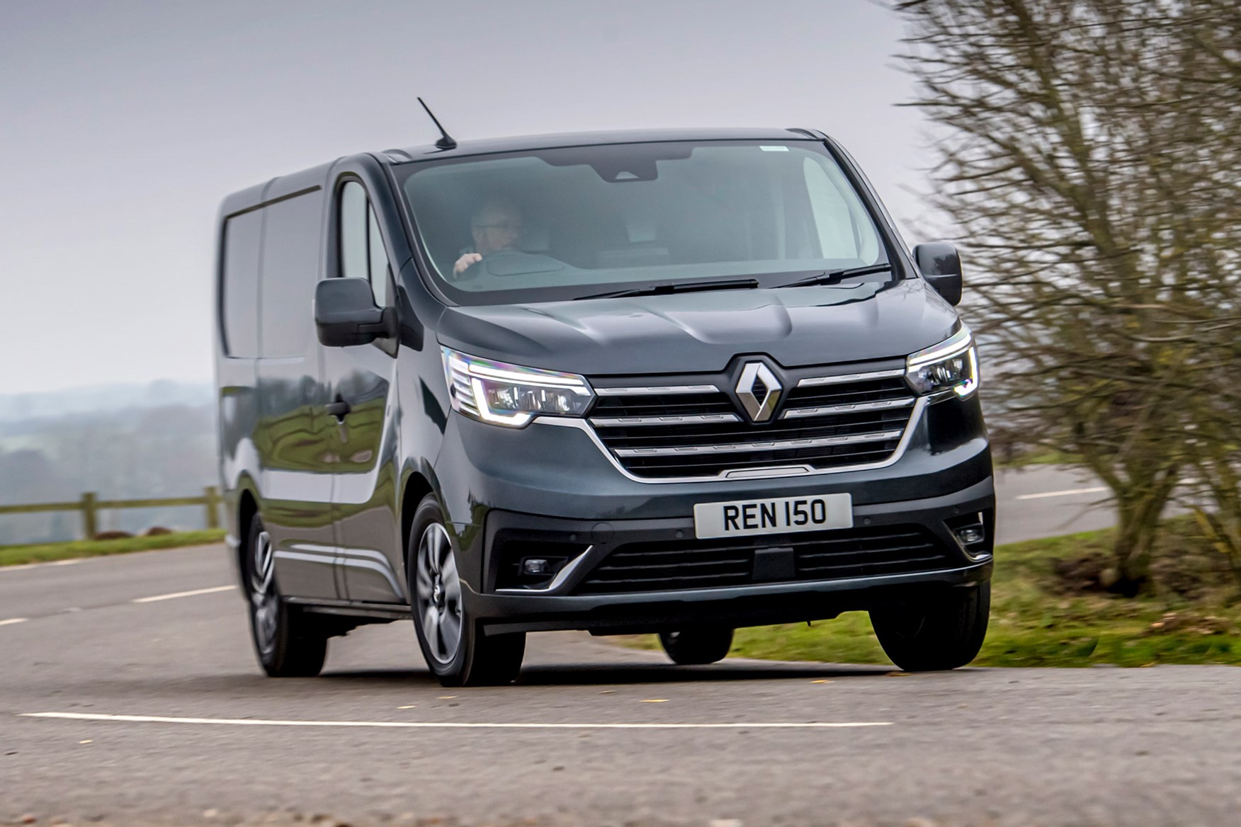 New Vauxhall Vivaro and Renault Trafic vans to launch this summer