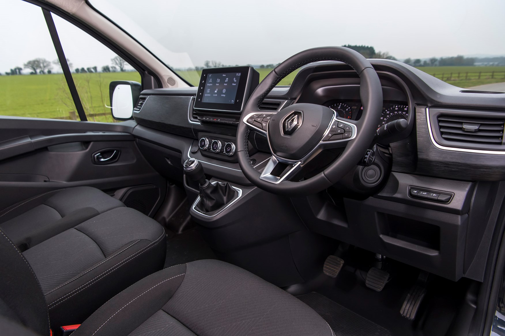 Renault Trafic van review - 2022 facelift model, cab interior, dashboard