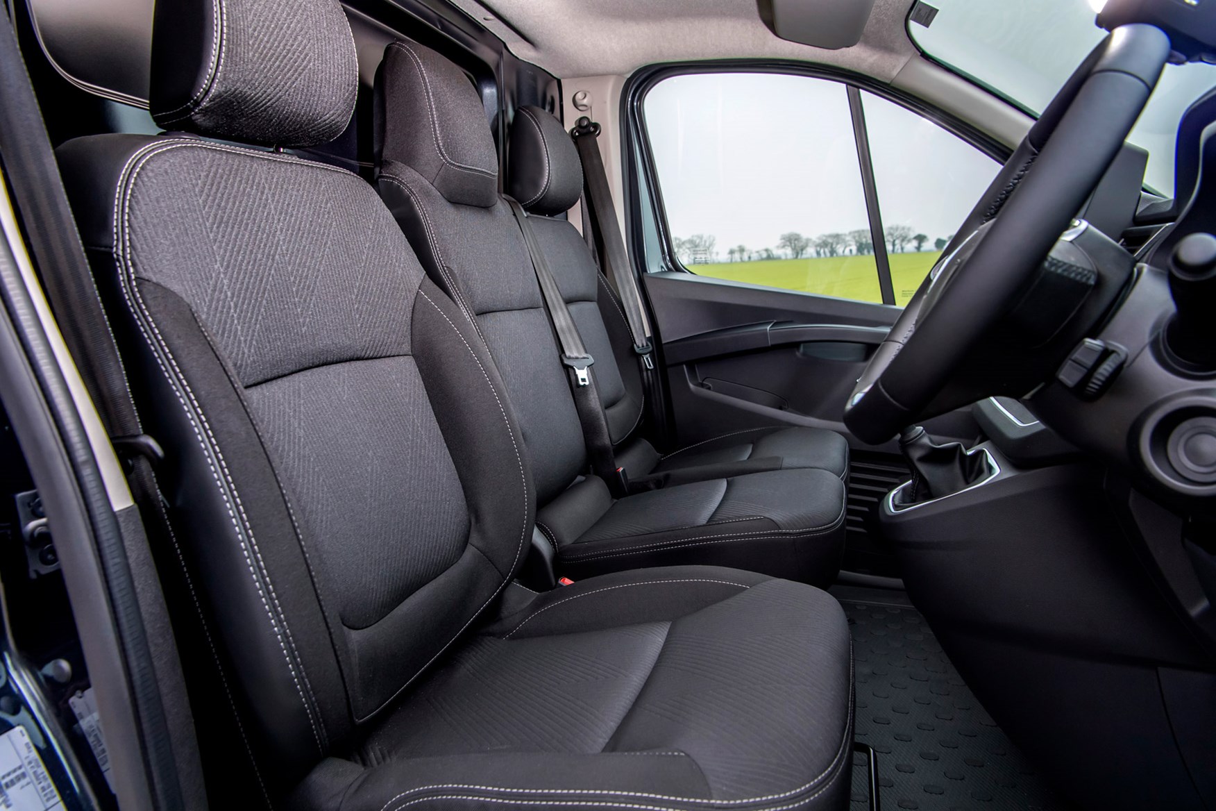 Renault Trafic van review - 2022 facelift model, cab interior, seats