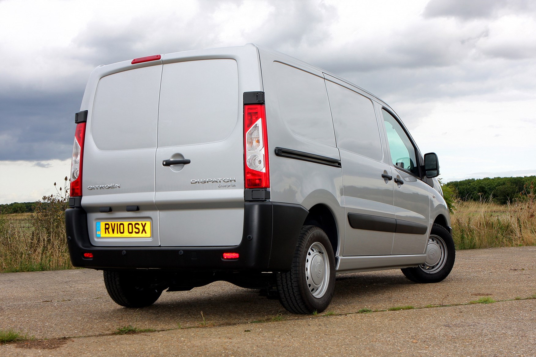 Citroen Dispatch full review on Parkers Vans - rear