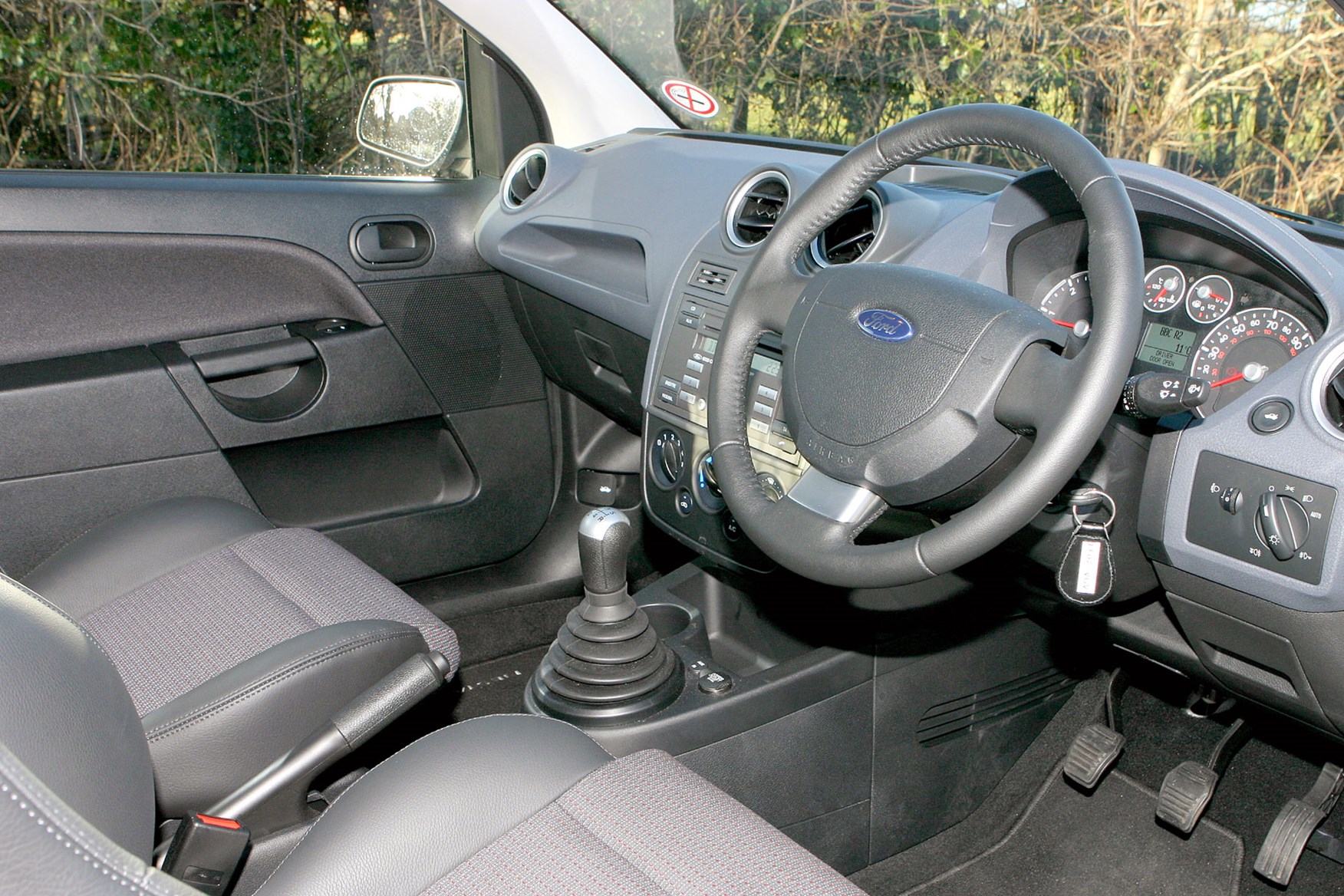 Ford Fiesta Van (2003-2009) cab interior