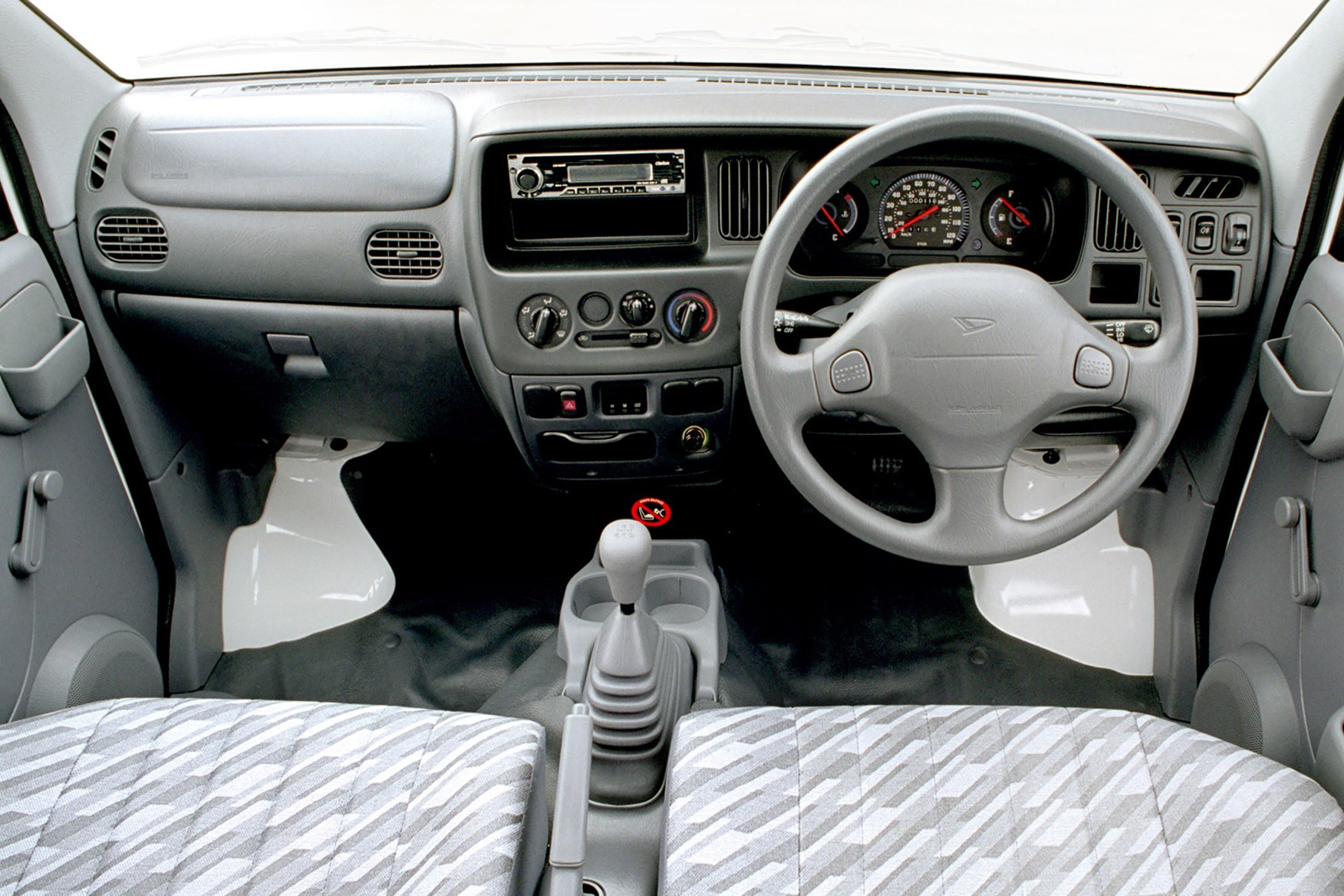 Daihatsu Extol review on Parkers Vans - interior