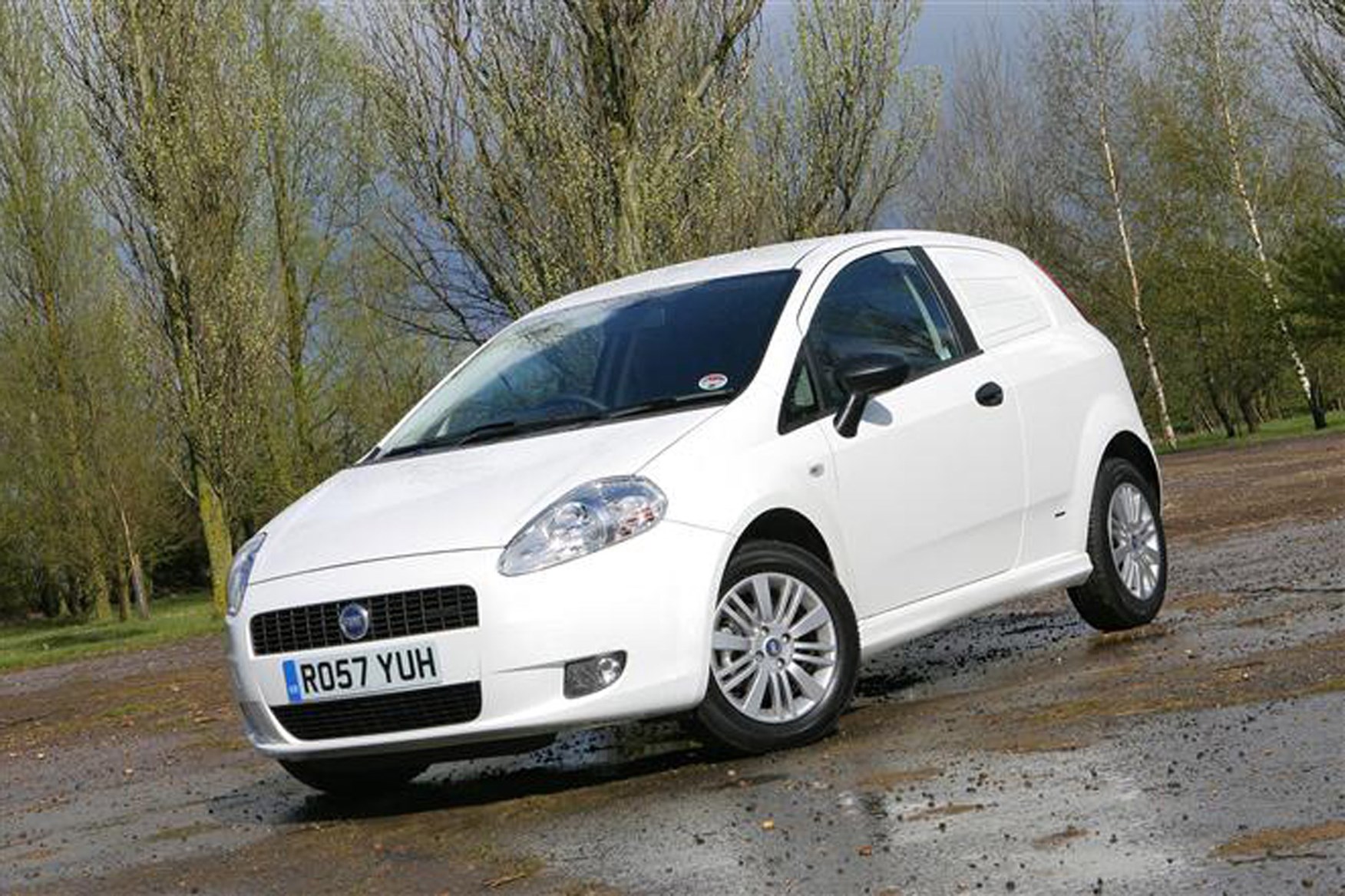 Fiat Grande Punto review on Parkers Vans - front