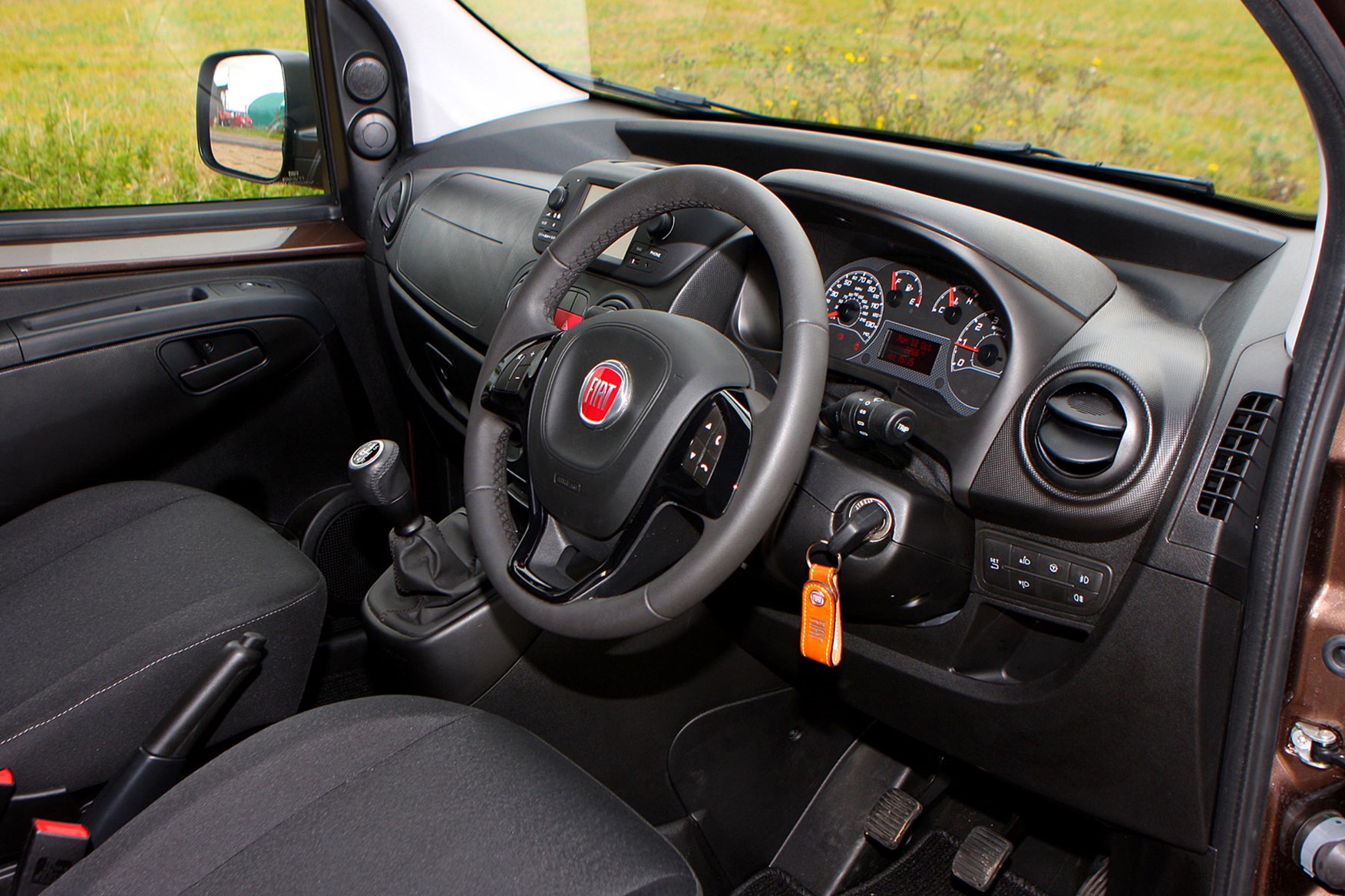 Fiat Fiorino review - cab interior