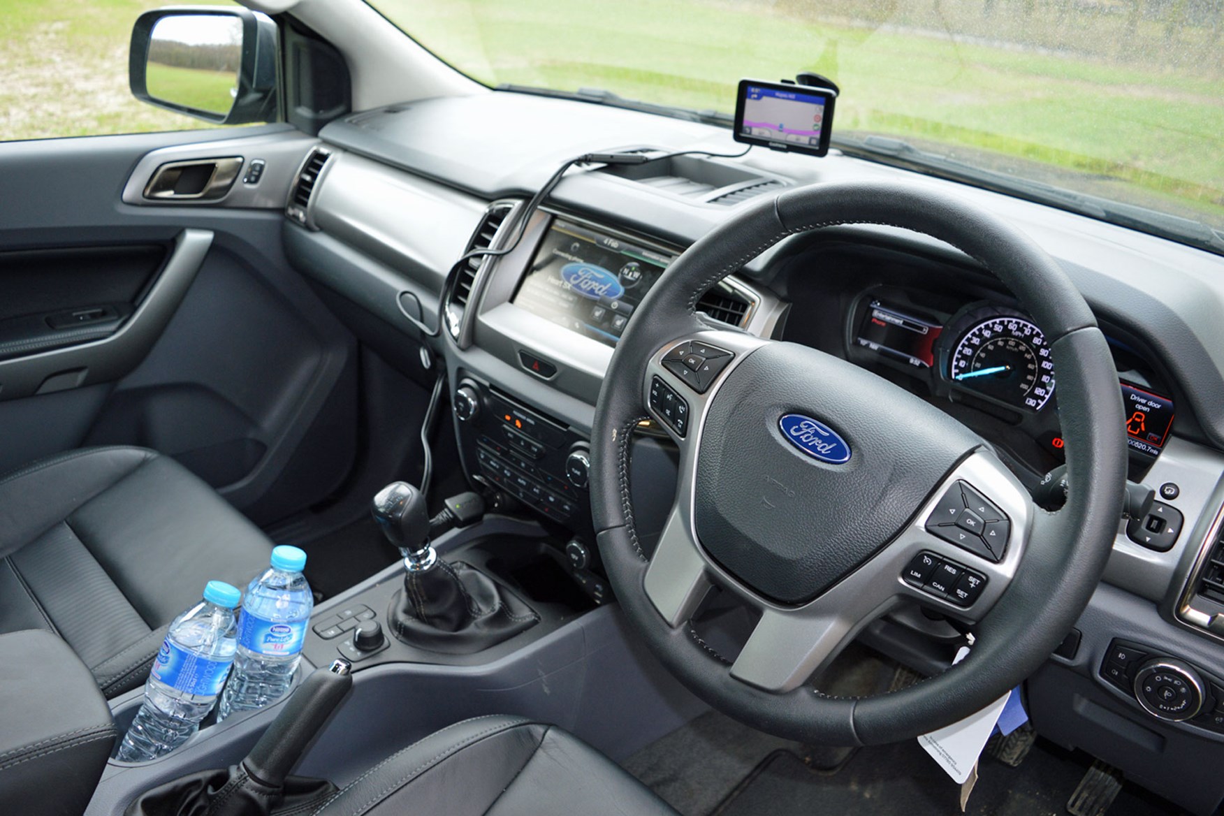 Ford Ranger Limited 3.2 Euro 5 review - cab interior