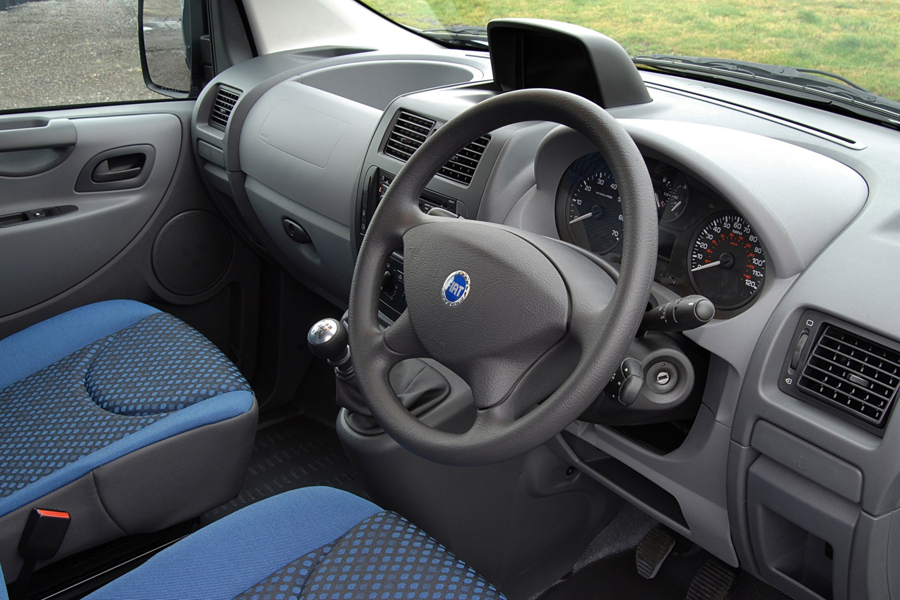 Fiat Scudo 2007-2016 review on Parkers Vans - interior