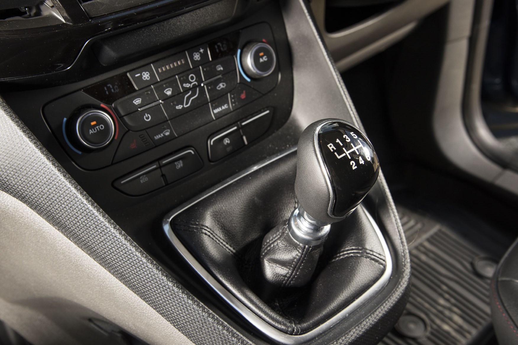 Ford Transit Connect review - six-speed manual gearbox