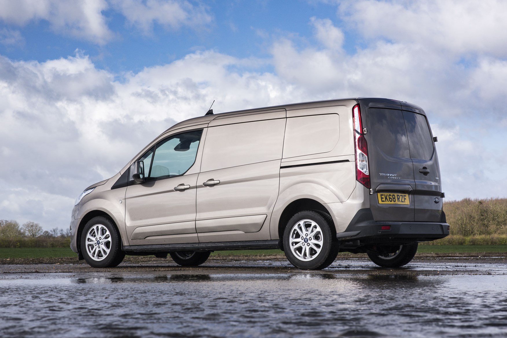 Ford Transit Connect review - 2018 facelift model, rear view, gold