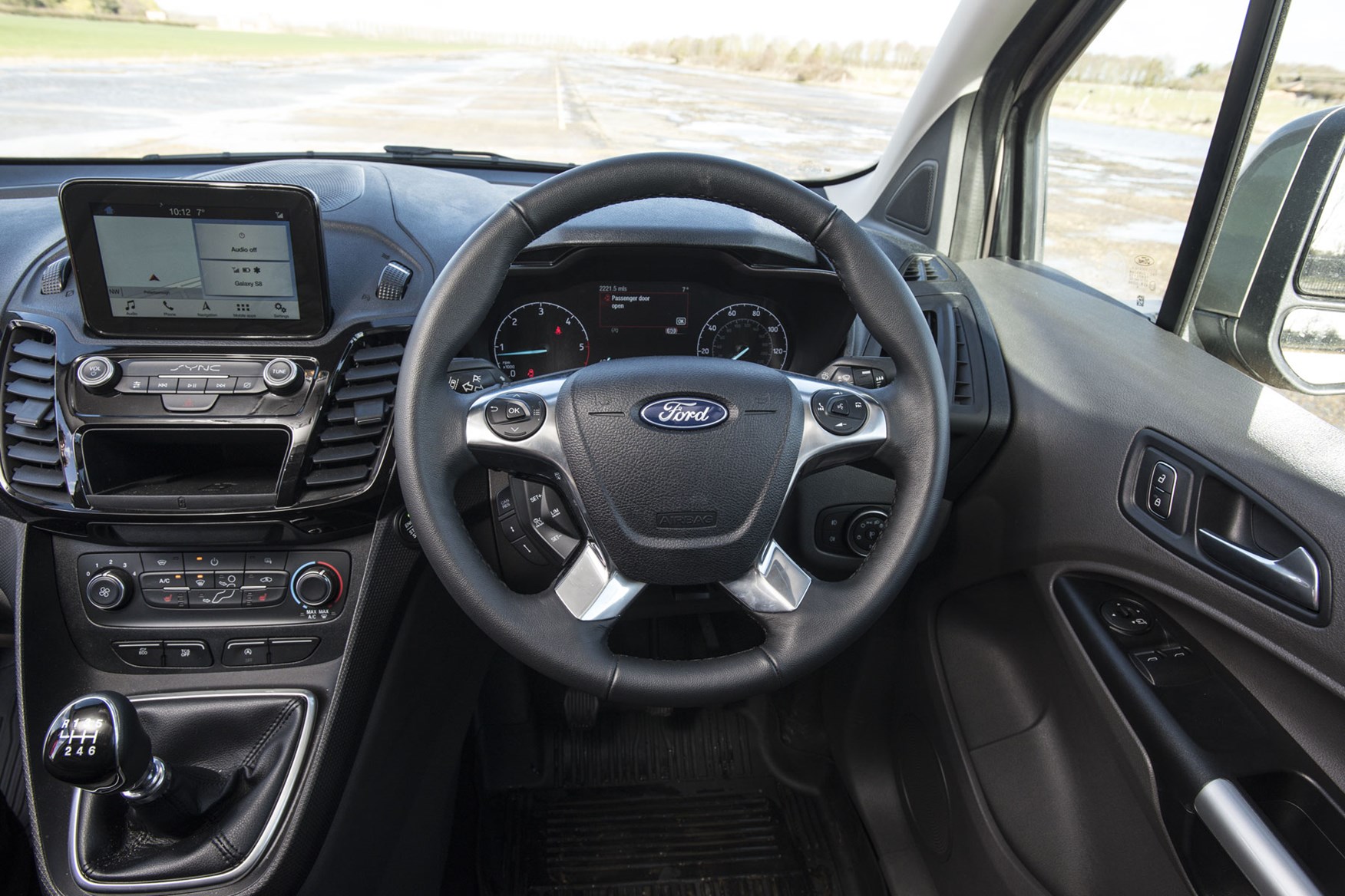 Ford Transit Connect review - 2018 cab interior, steering wheel and dials