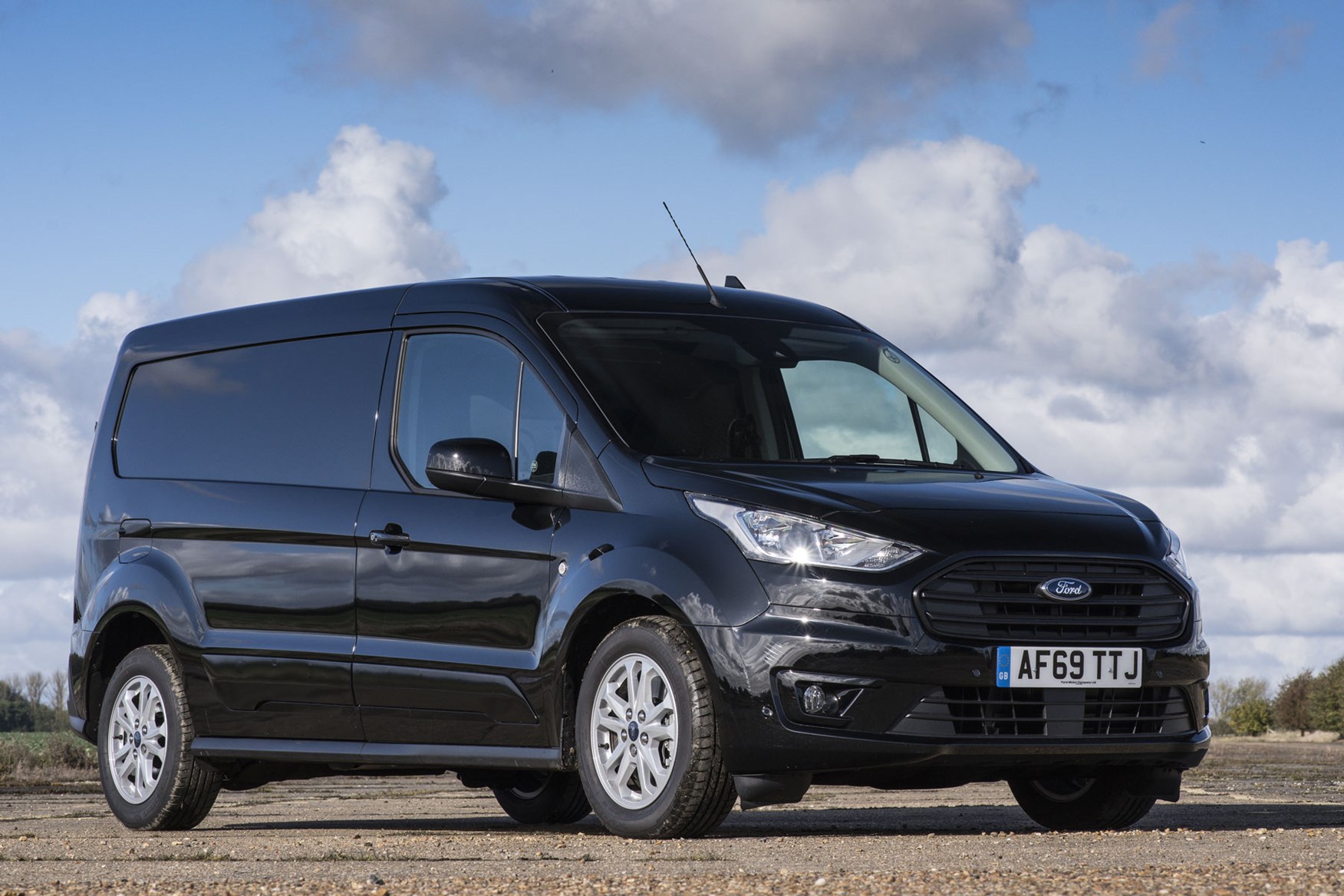 Ford Transit Connect automatic review - front view, black, L2, 2019
