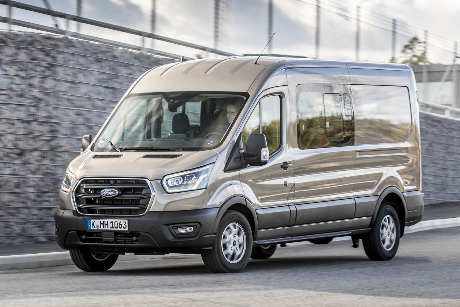 Ford Transit review - 2019 facelift model, DCiV, front view