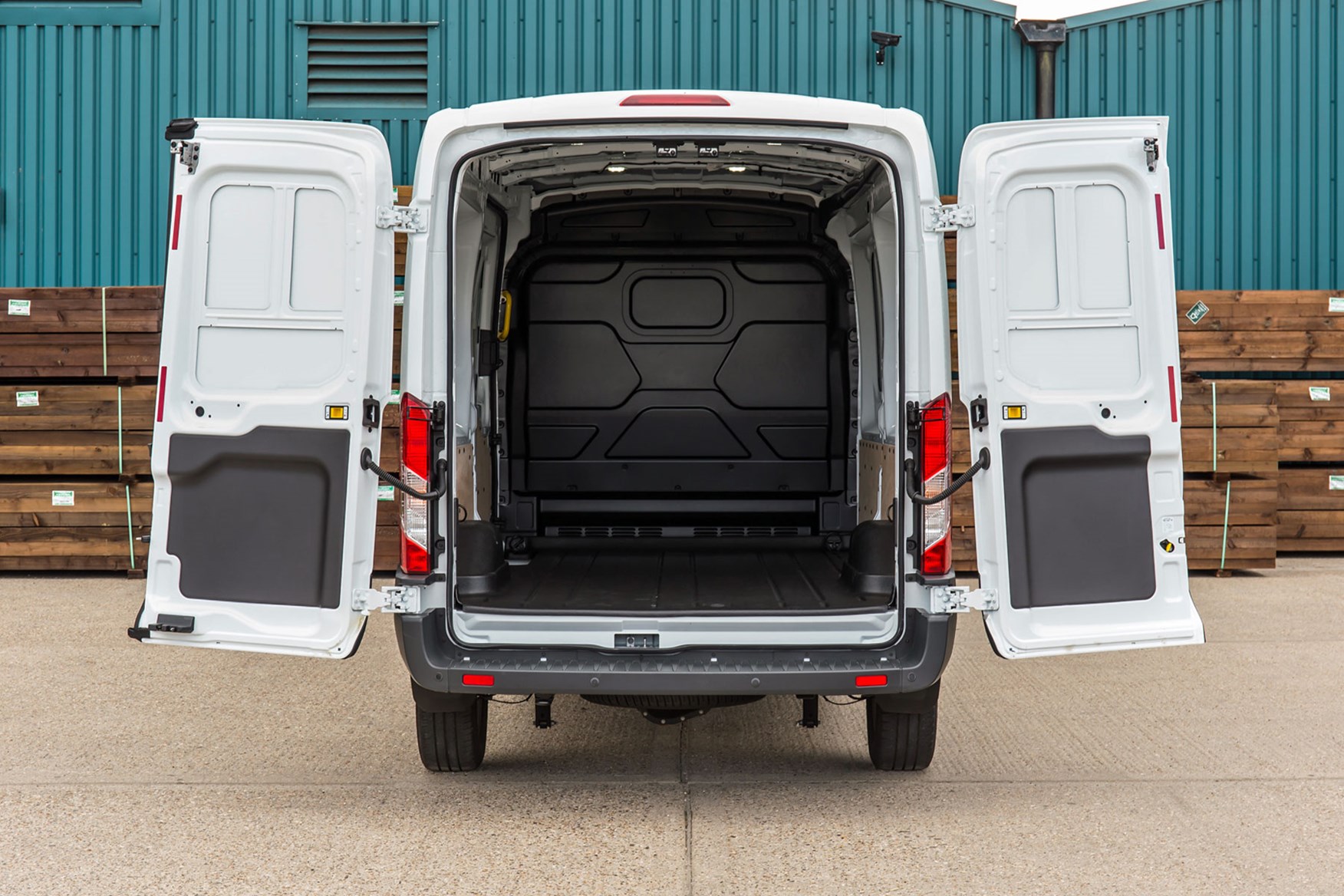 Ford Transit RWD Trend review - L3H2 load area