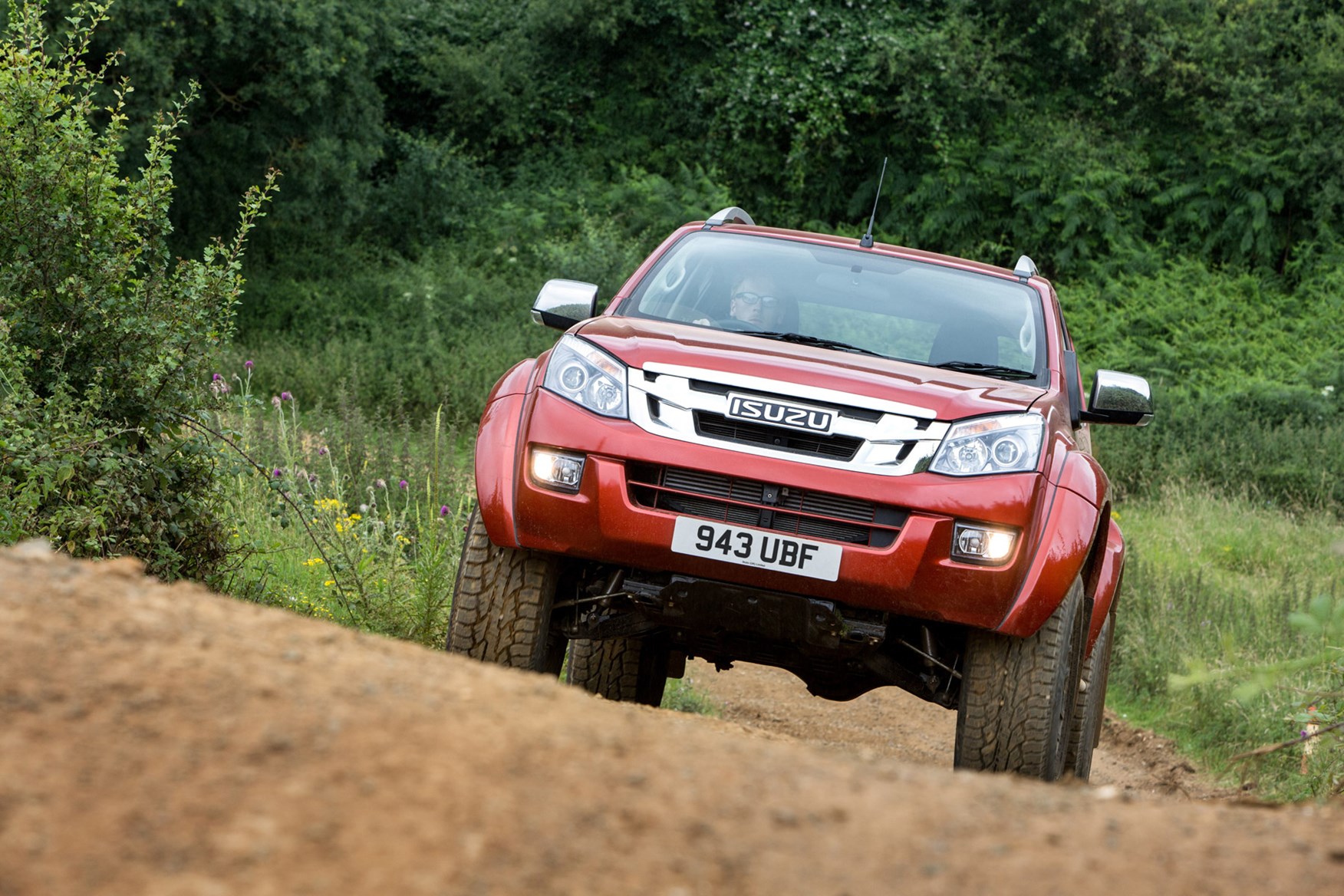 Isuzu D-Max full review on Parkers Vans - off-road