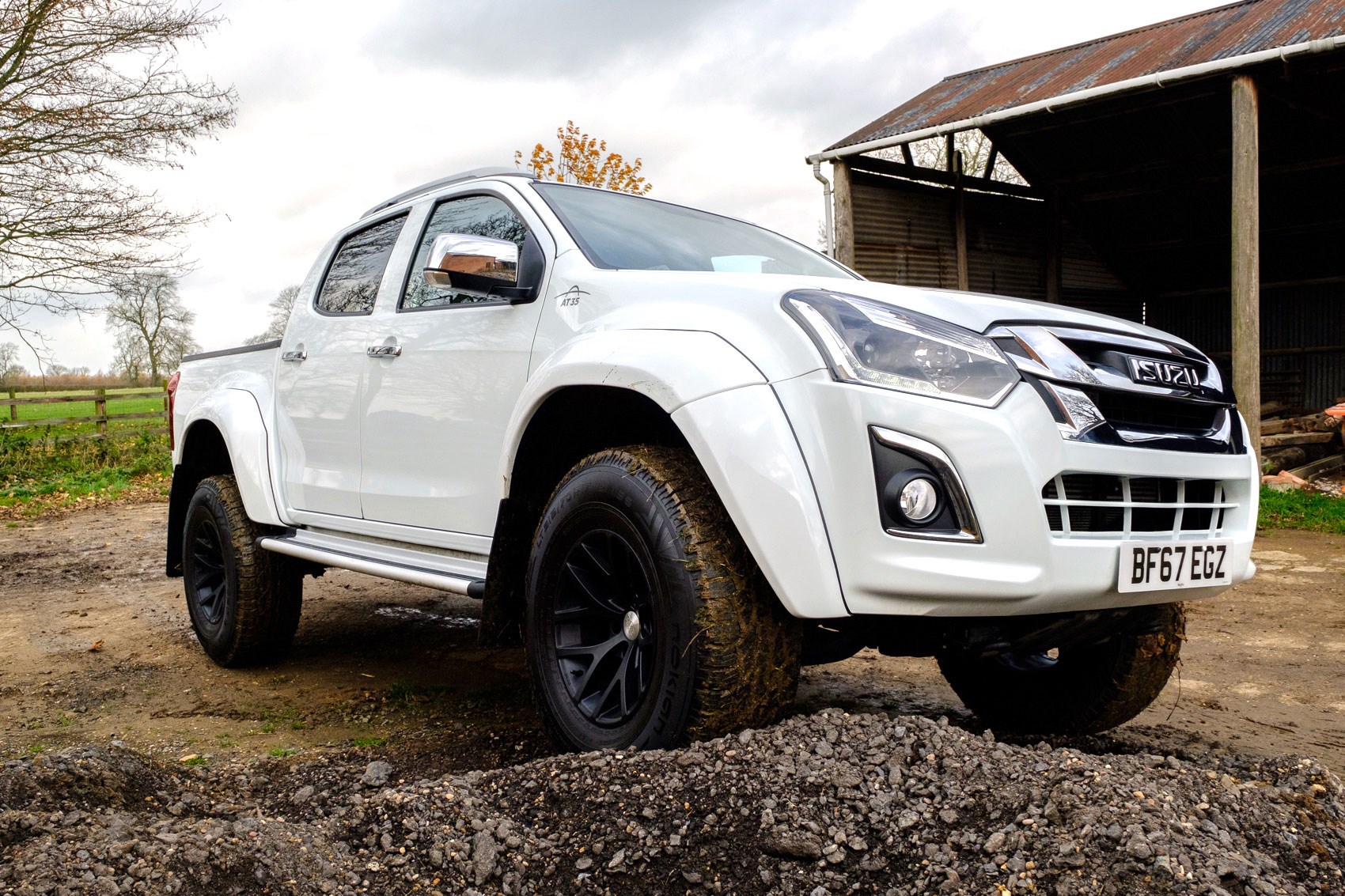 Isuzu D-Max AT35 1.9 review - front view, wheel up