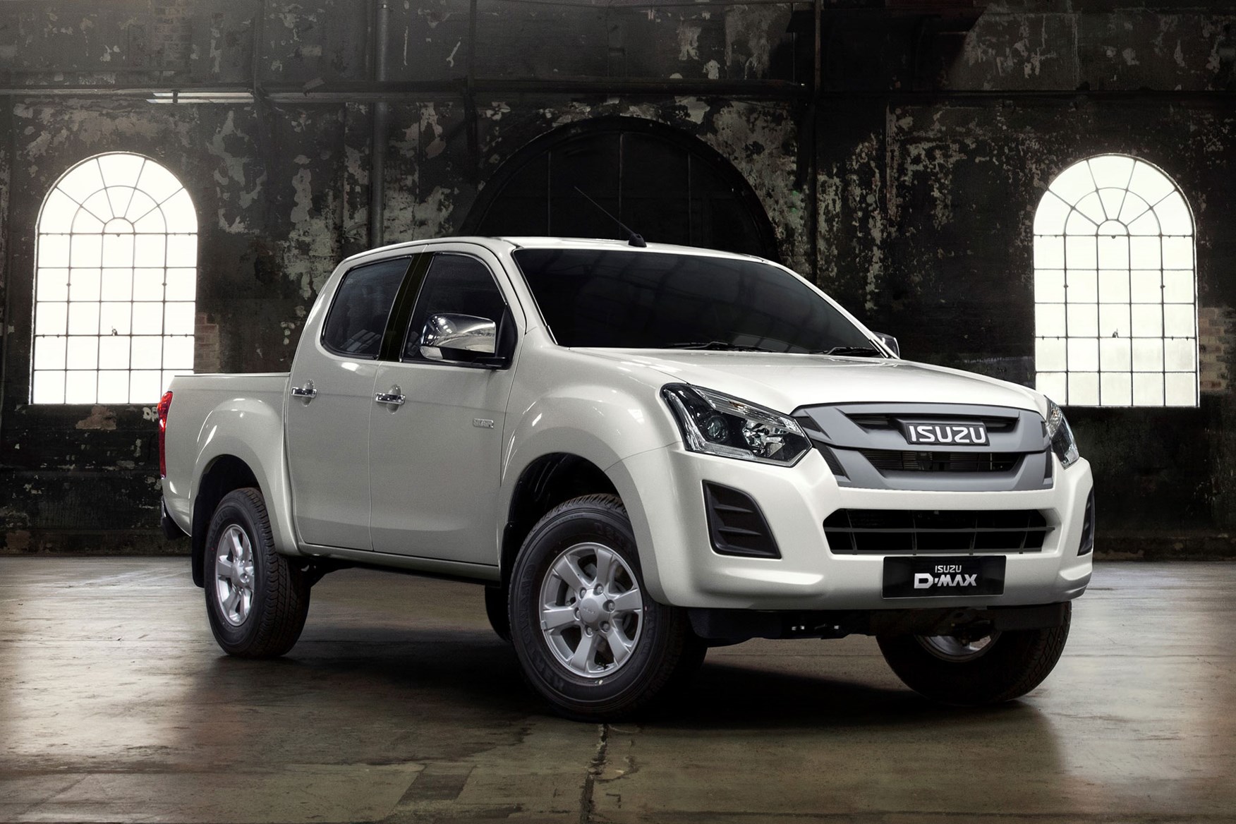 Isuzu D-Max Eiger, 2019, white, front view