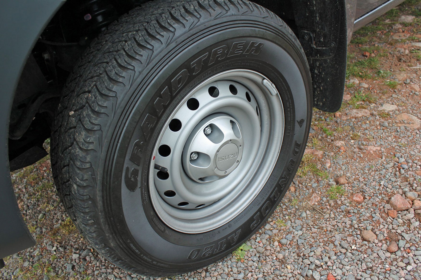 Isuzu D-Max Utility 1.9 review - steel wheels