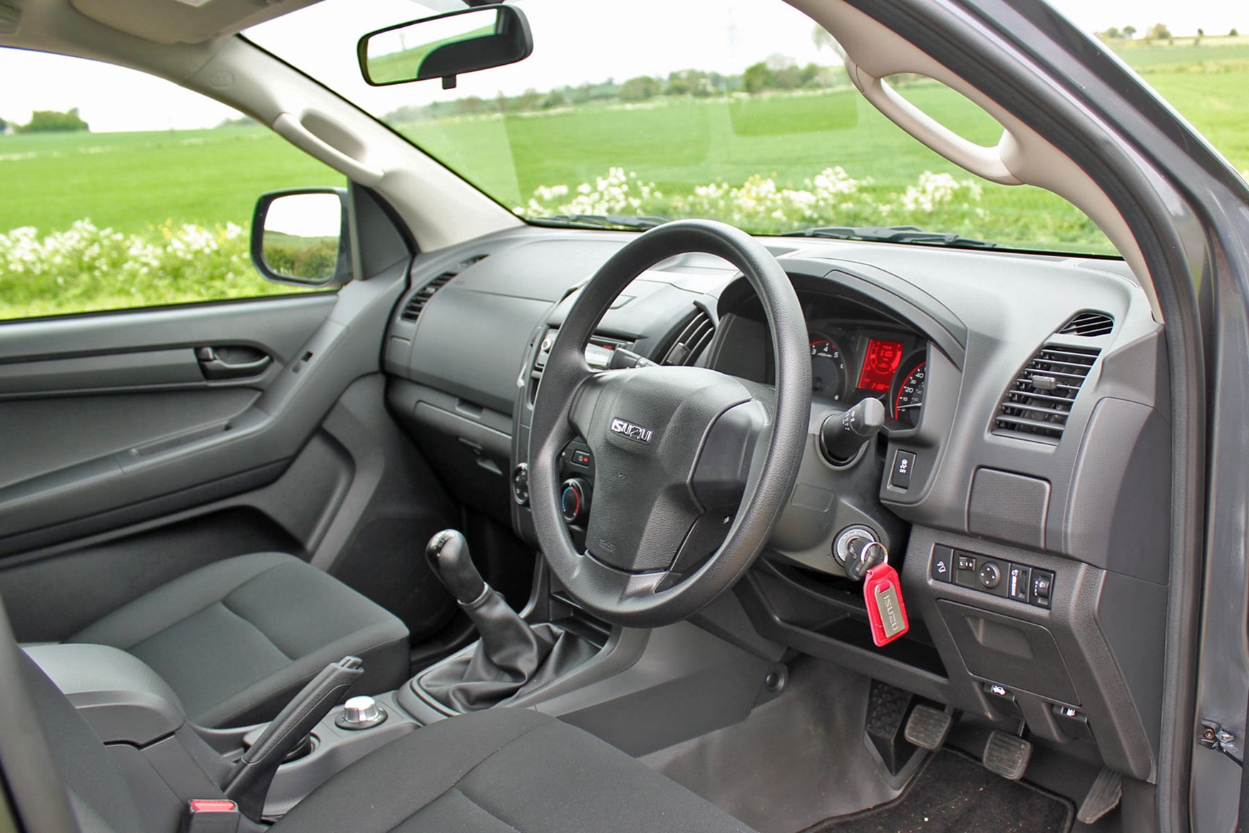 Isuzu D-Max Utility 1.9 review - cab interior