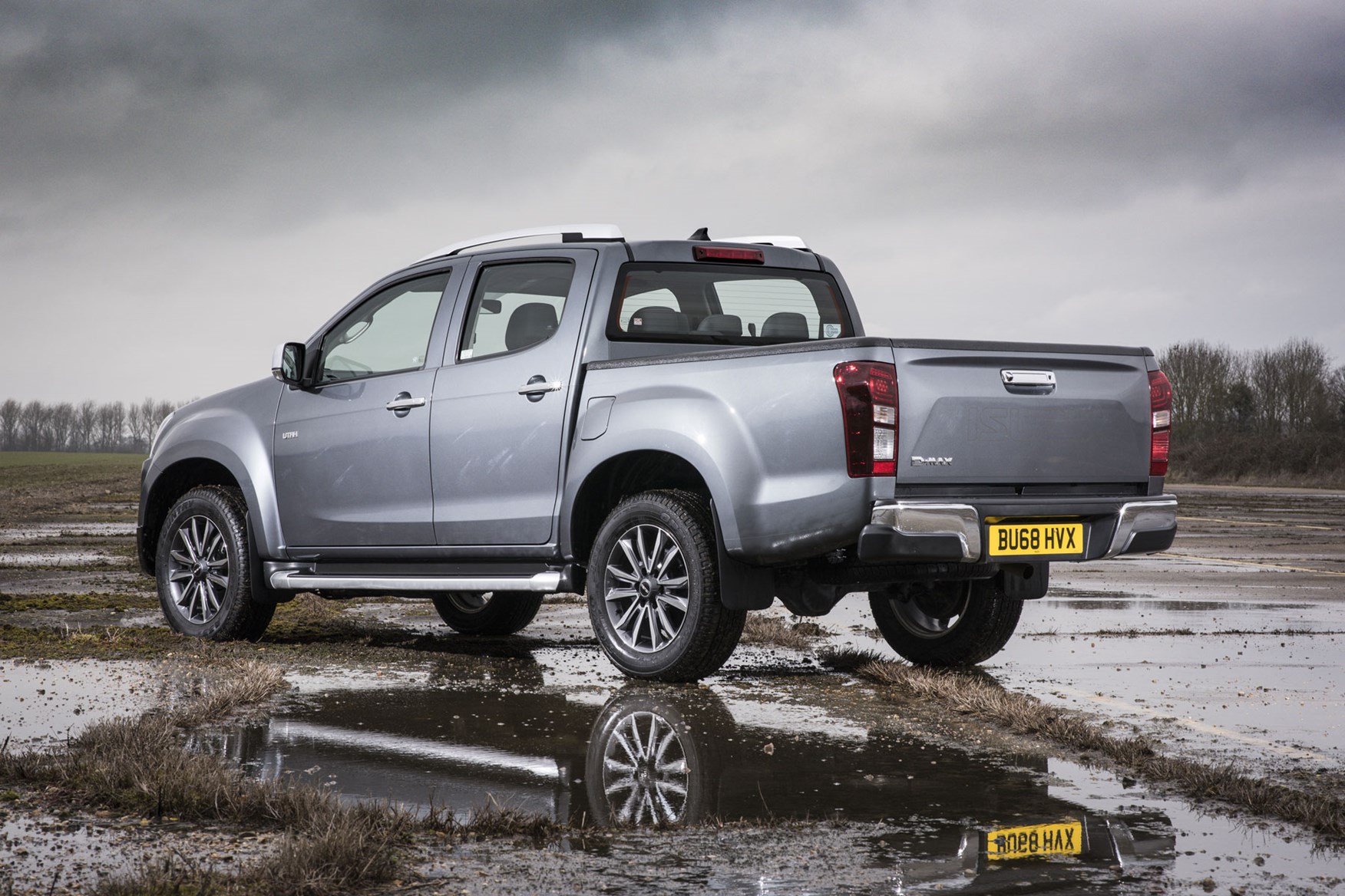 Isuzu D-Max V-Cross review - rear view, grey