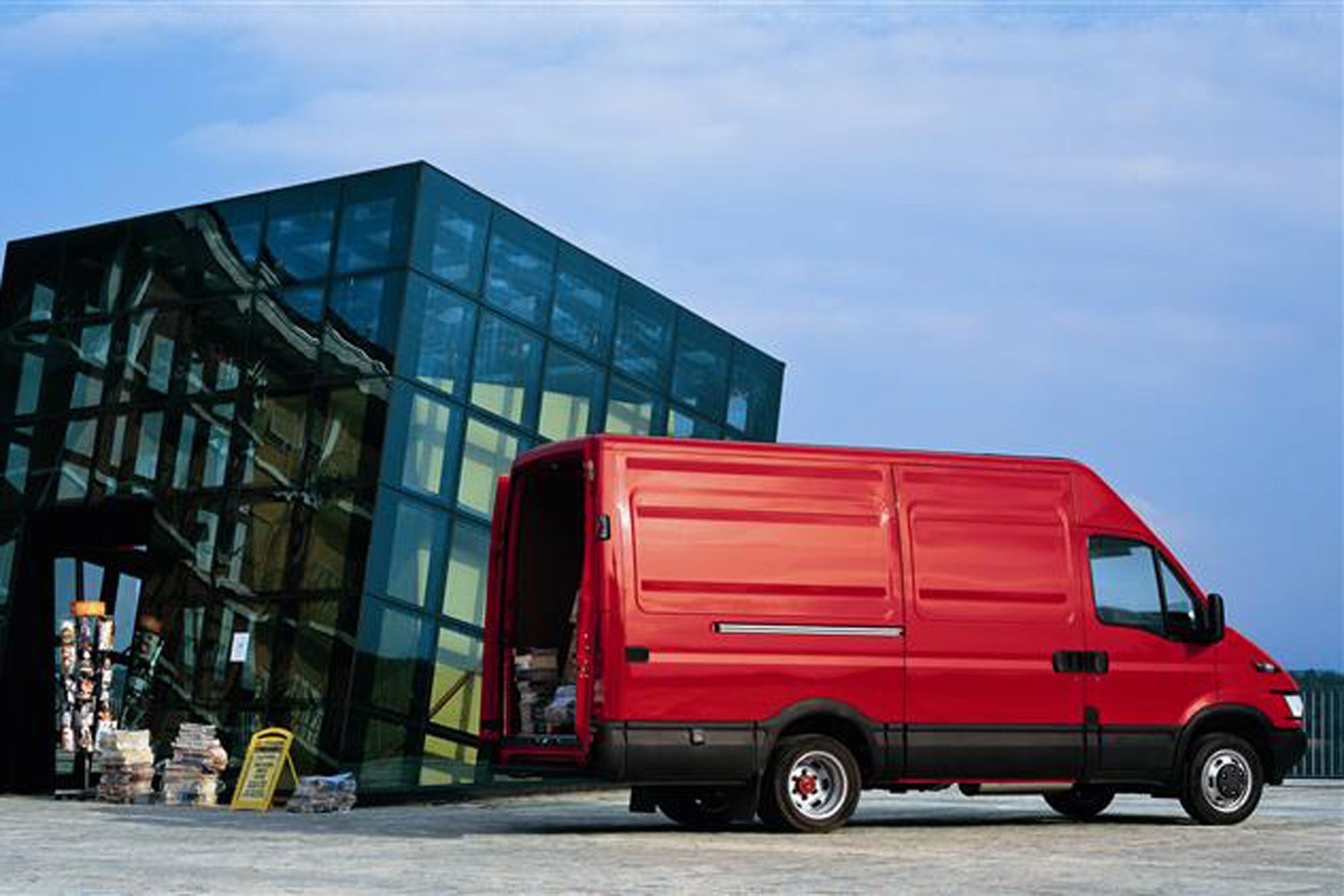Iveco Daily review on Parkers Vans - side exterior and load access