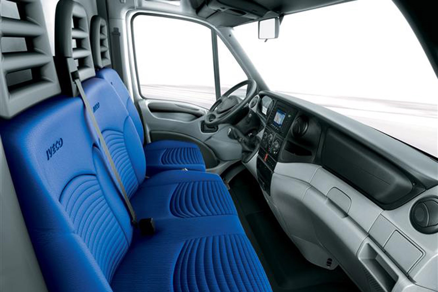 Iveco Daily 2006-2009 review on Parkers Vans - cabin, interior