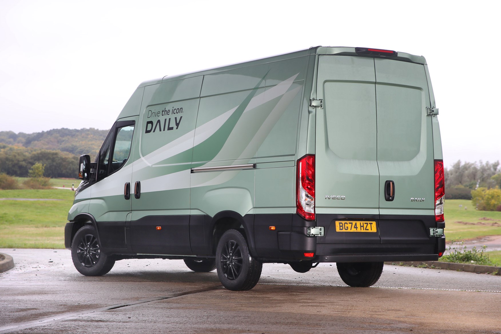 Iveco Daily review - MY24, rear, green