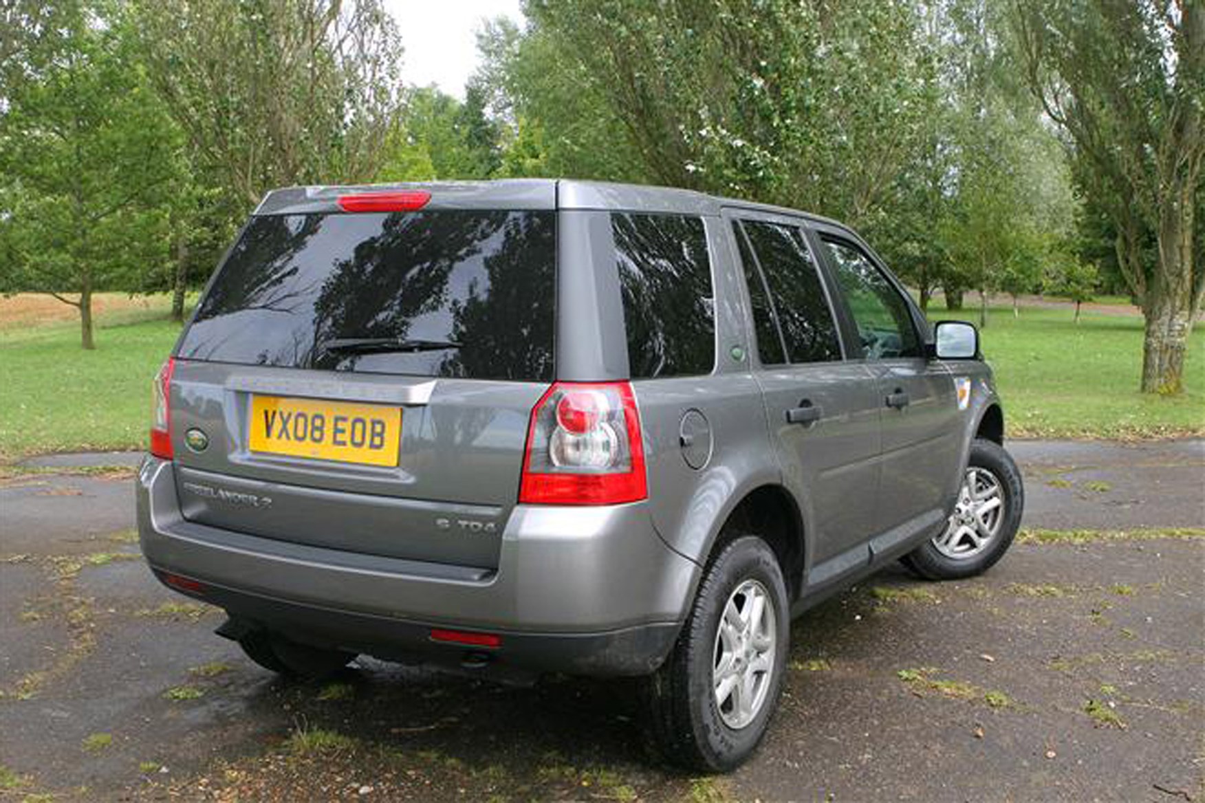 Land Rover Freelander review on Parkers Vans - exterior rear