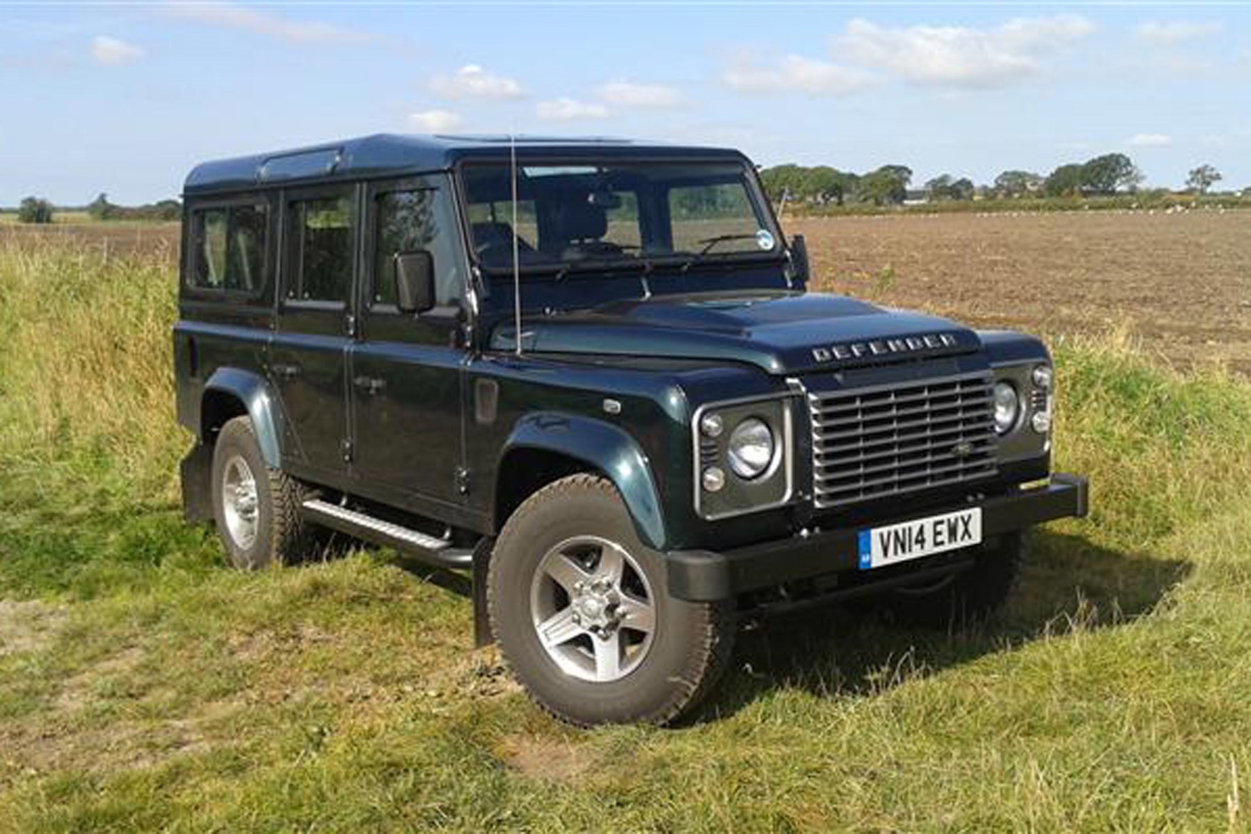 Land Rover Defender review on Parkers Vans - 110 double cab exterior