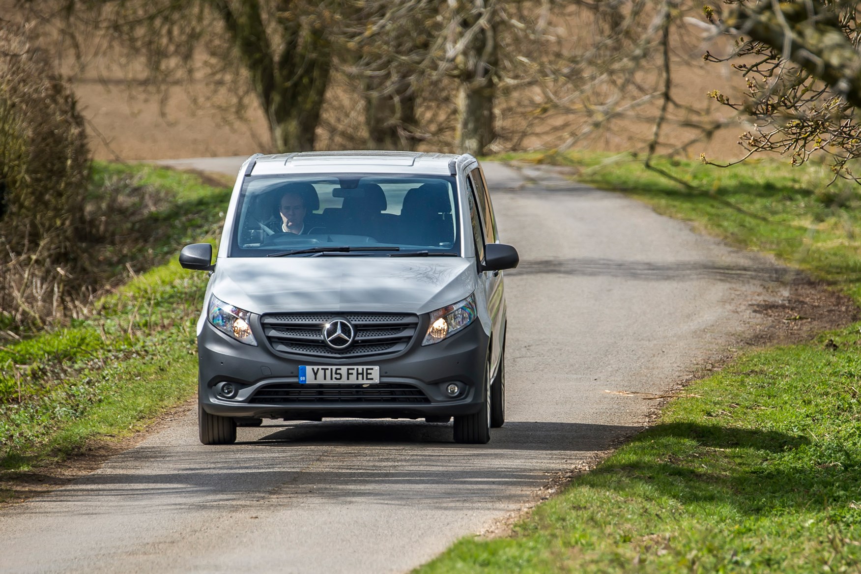 Mercedes-Benz Vito full review on Parkers Vans - on the road