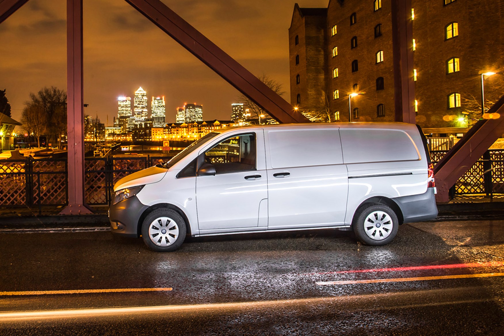 Mercedes-Benz Vito full review on Parkers Vans - side exterior
