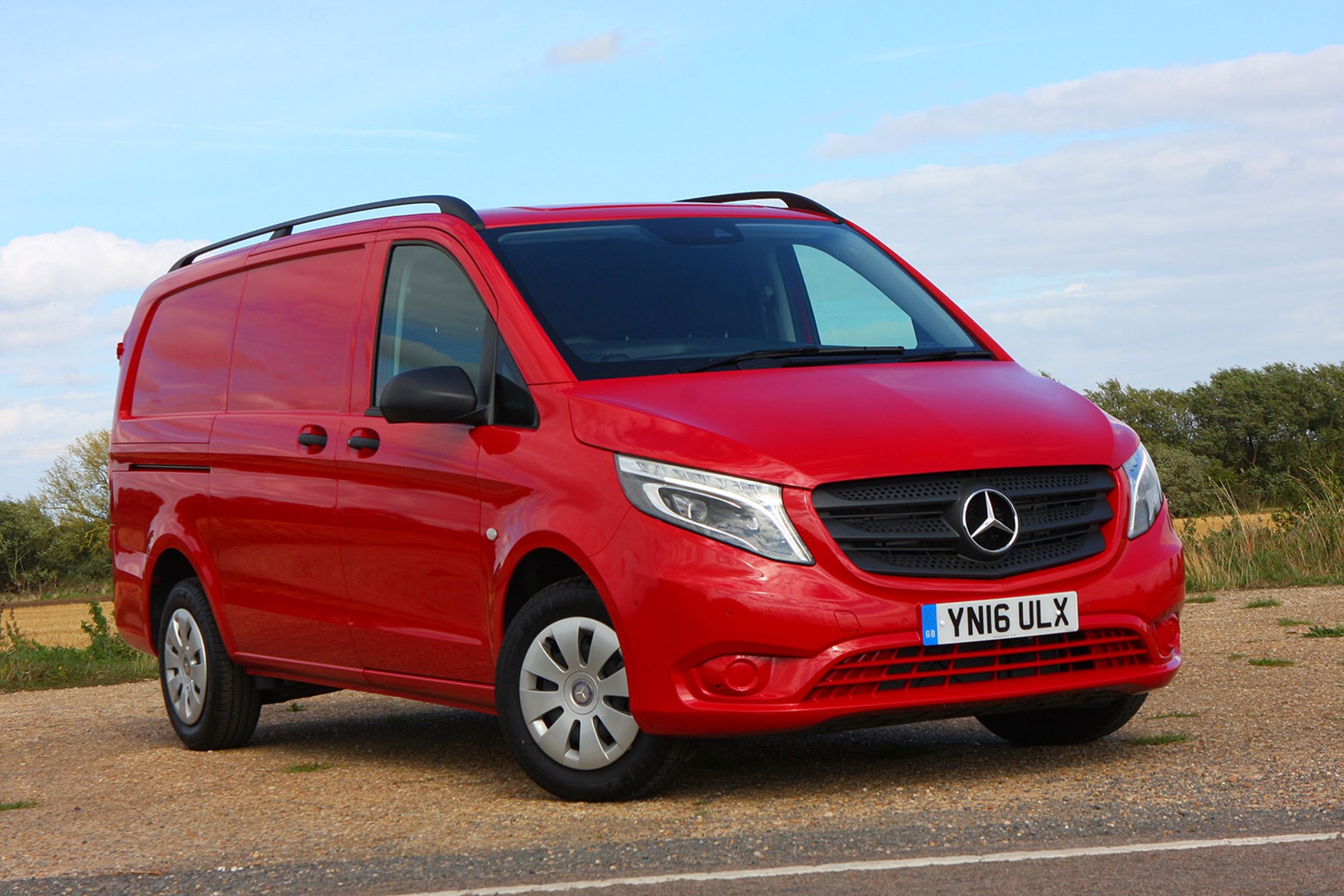Mercedes-Benz Vito 111CDi Long review - front view, red