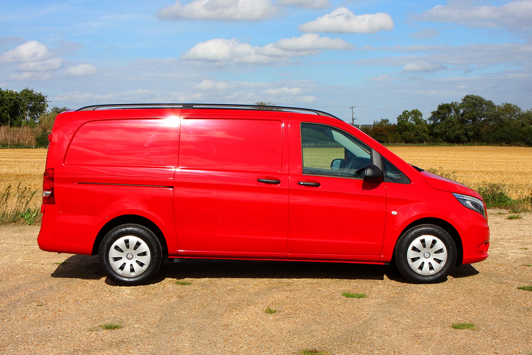 Mercedes-Benz Vito 111CDi Long review - side view, red