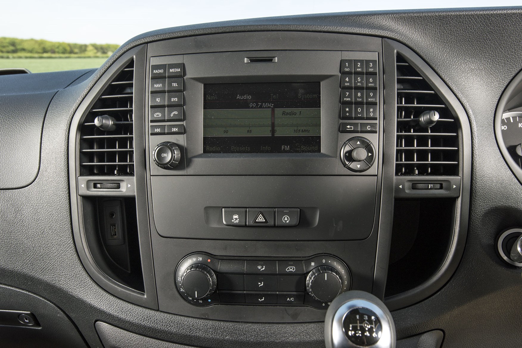 Mercedes Vito Premium review - Audio 15 infotainment system