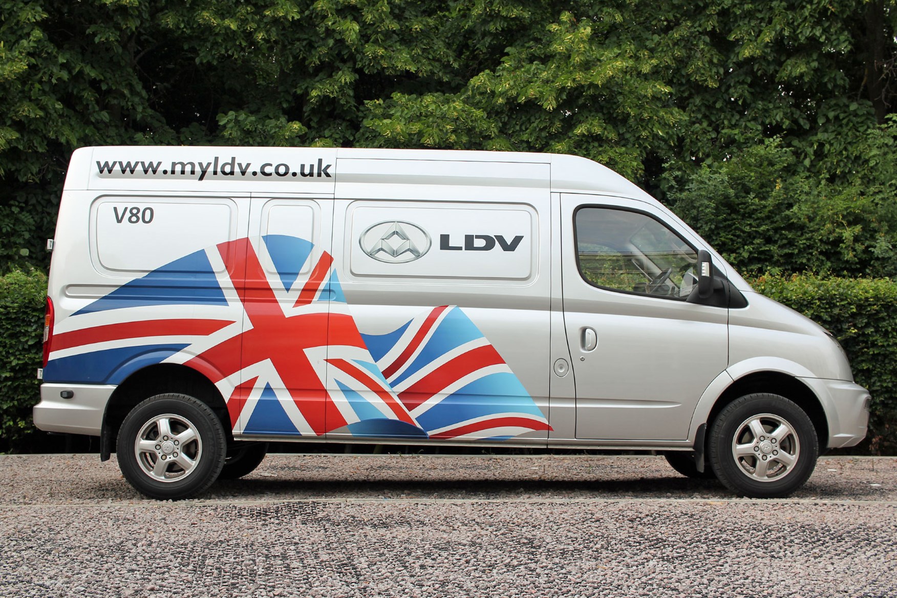 LDV V80 review - pre-facelift, side view, silver with Union Jack graphics