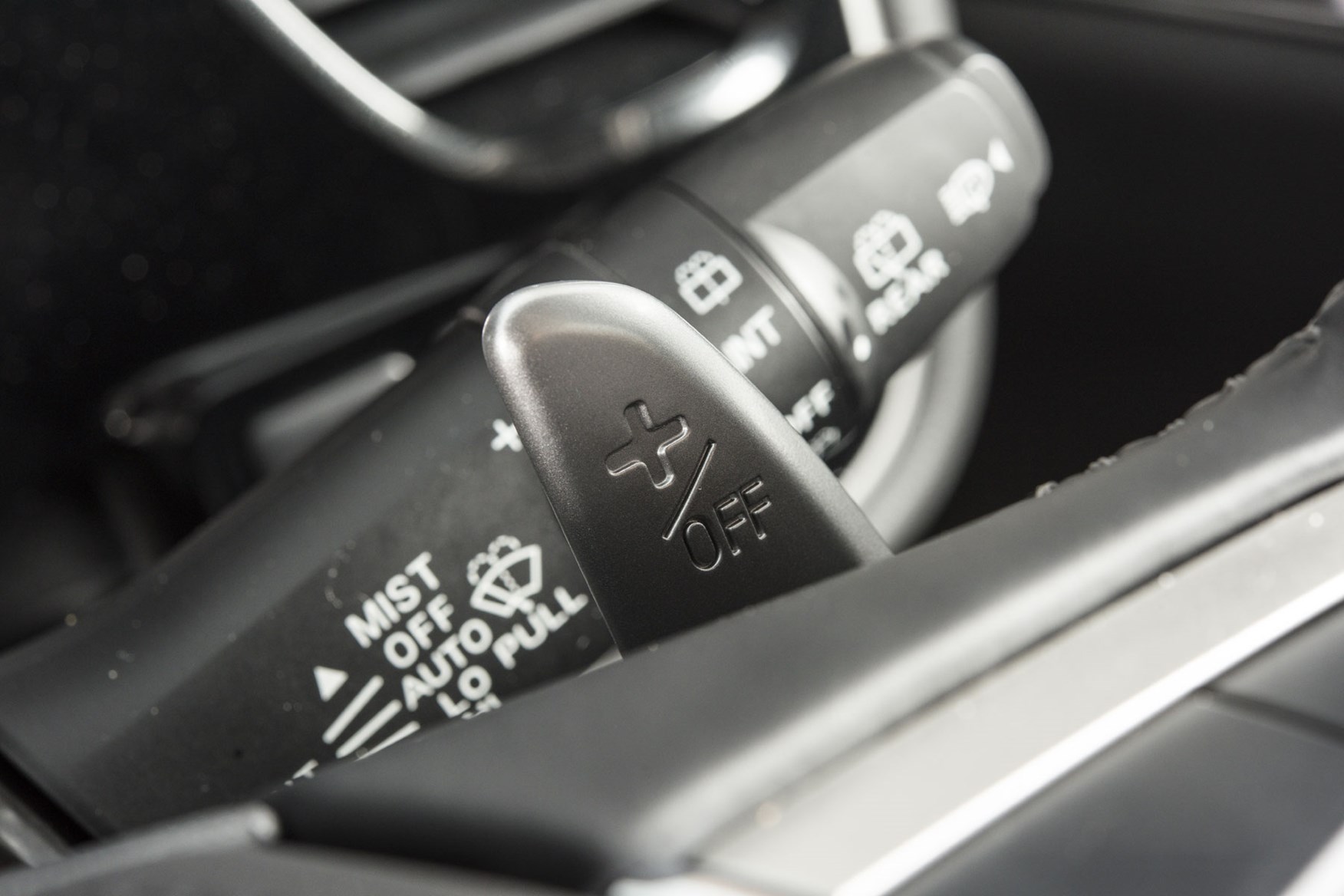 Mitsubishi Outlander Commercial 4x4 van review - 2019 PHEV paddleshifters braking function