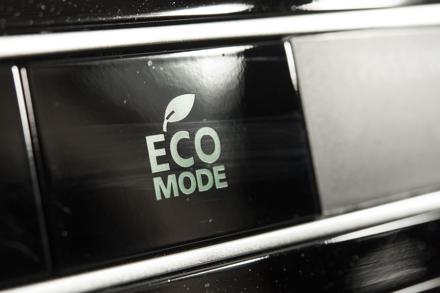 Mitsubishi Outlander Commercial 4x4 van review - Eco button