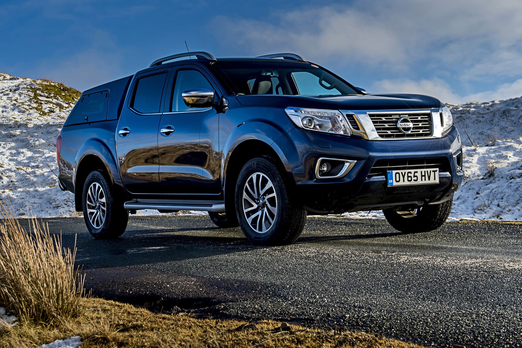 Nissan Navara review - front view, blue with hardtop