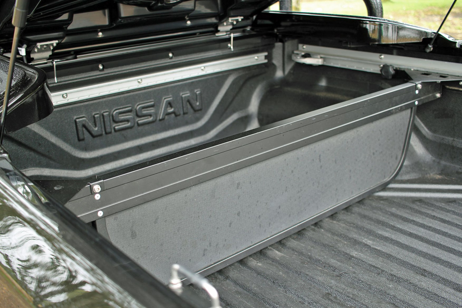Nissan Navara Trek-1 review - load area with divider and liner