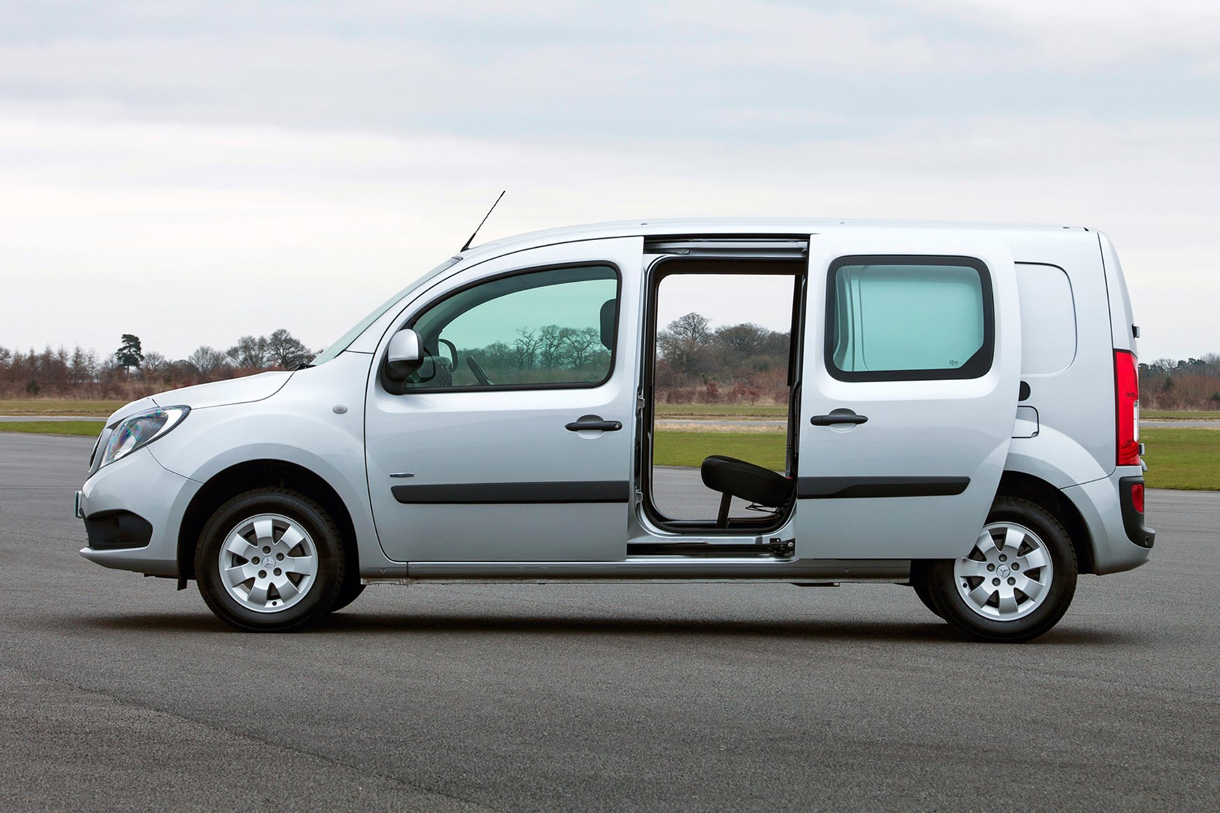 Mercedes-Benz Citan full review on Parkers Vans - load area access