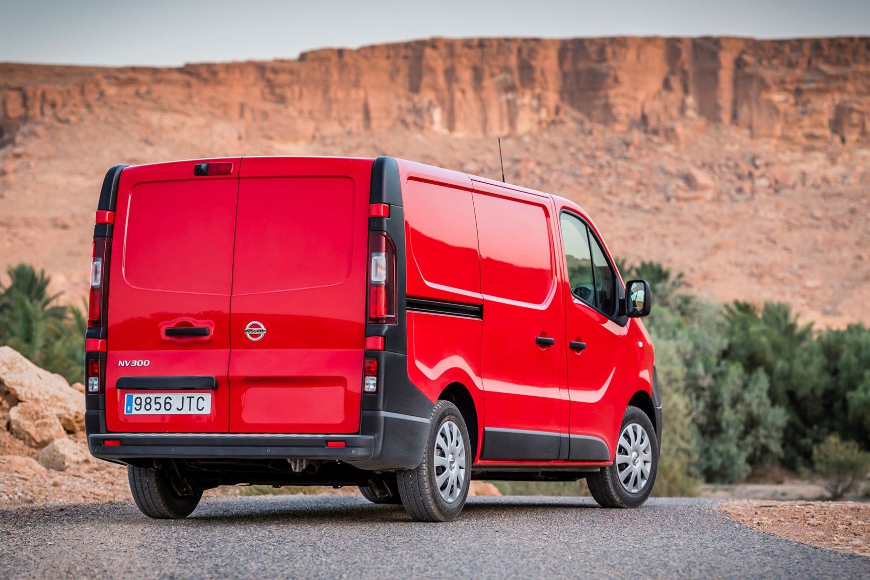 Nissan NV300 - red, rear view, Morocco, 2016