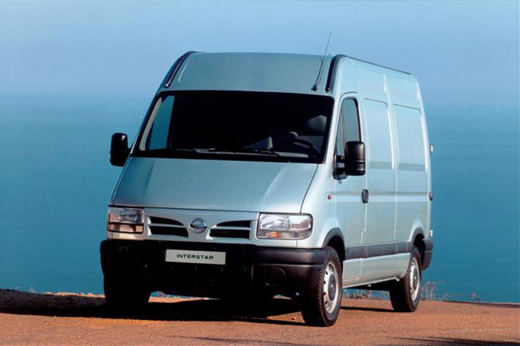 Nissan Interstar review on Parkers Vans - front exterior