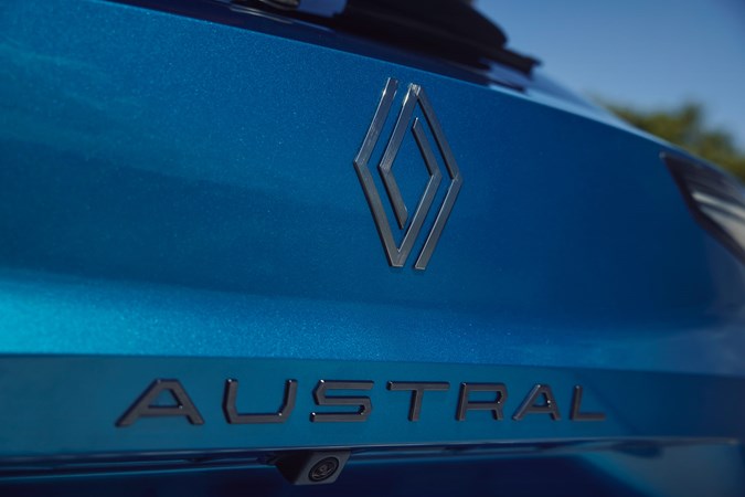 Renault Austral 2025 badging rear