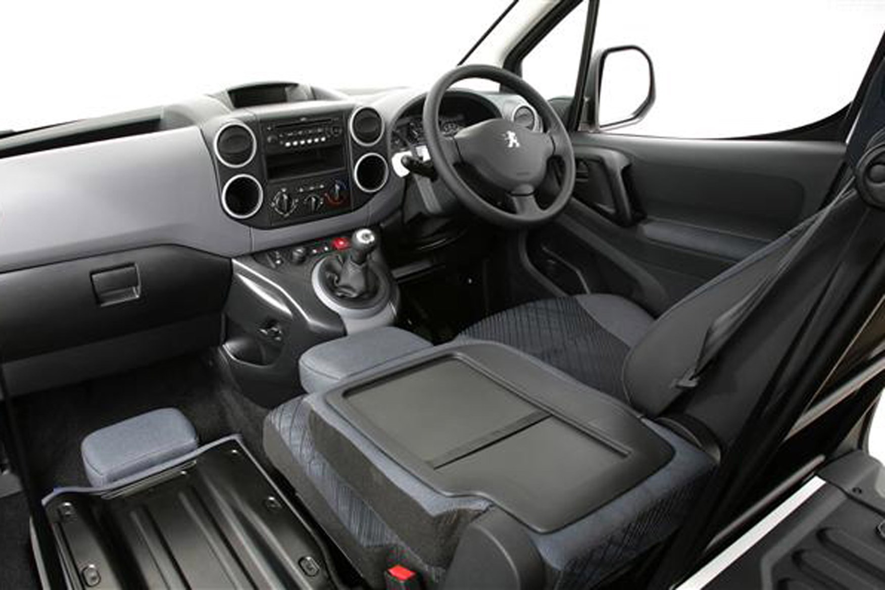Peugeot Partner full review on Parkers Vans - cabin interior
