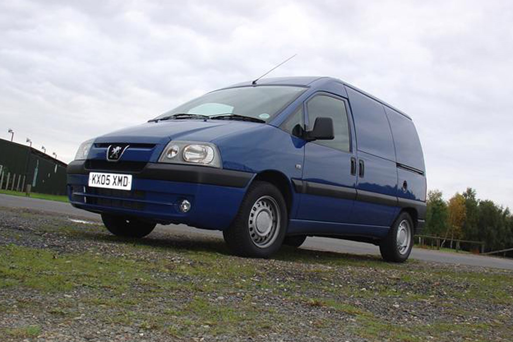 Peugeot Expert review on Parkers Vans - exterior