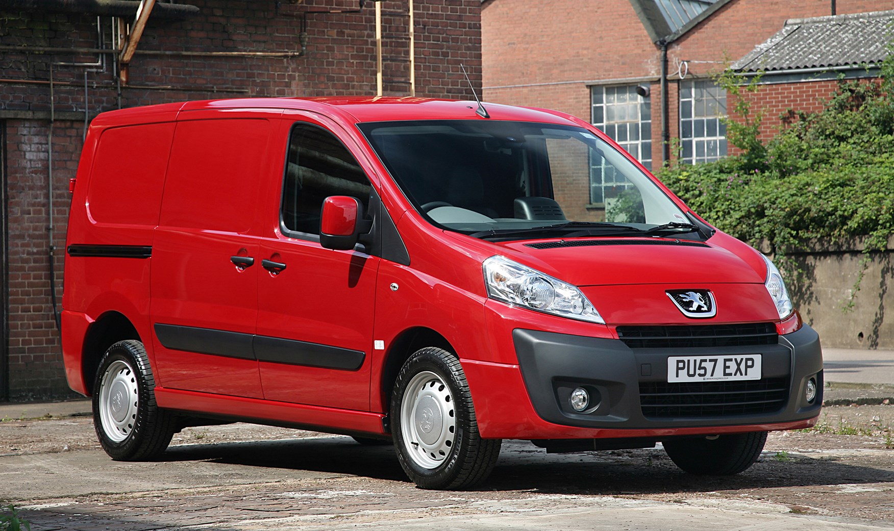 Peugeot Expert 2007-2015 review on Parkers Vans - exterior