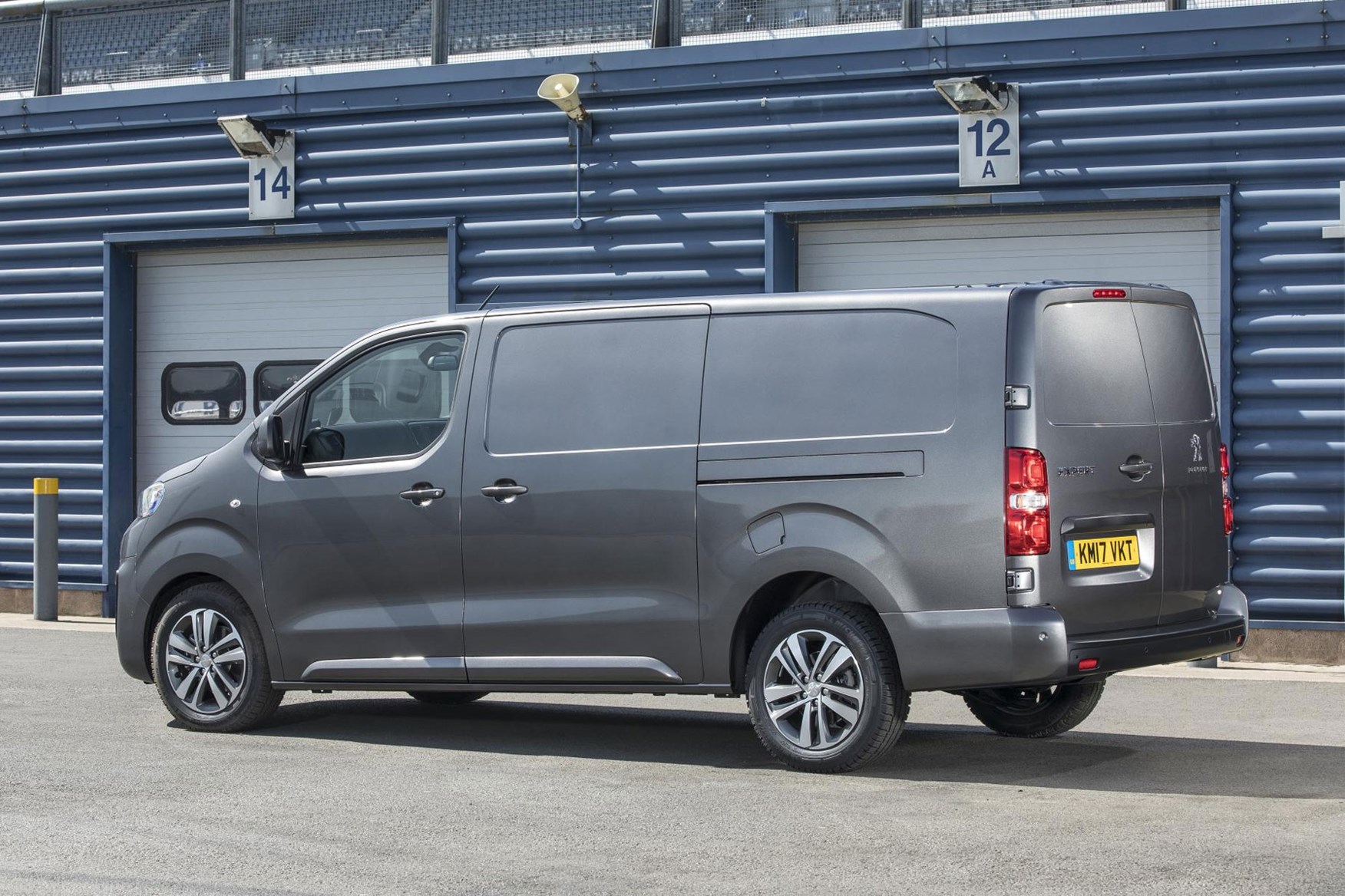 Peugeot Expert review - rear view, grey