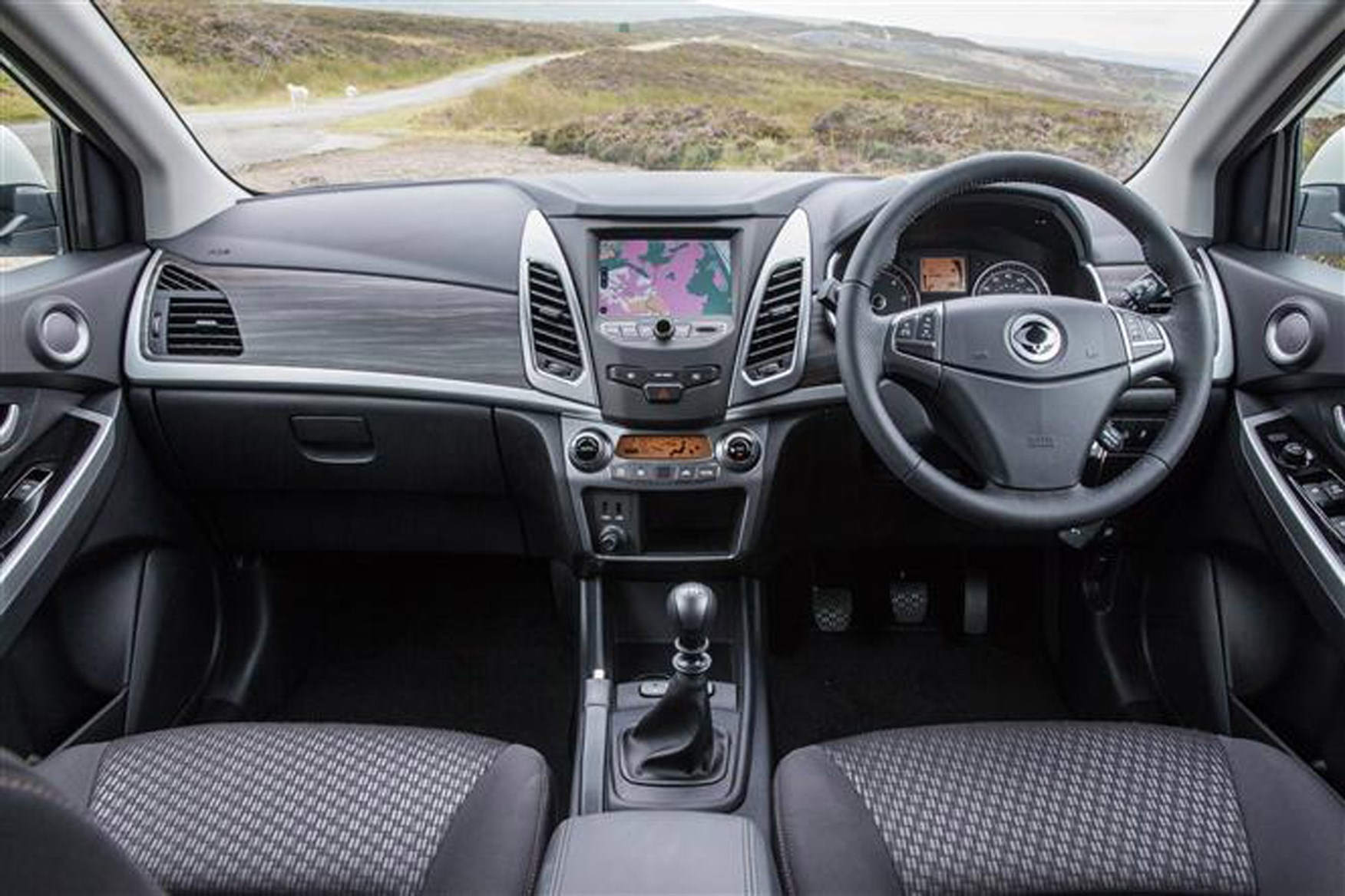 Ssangyong Korando review on Parkers Vans - interior